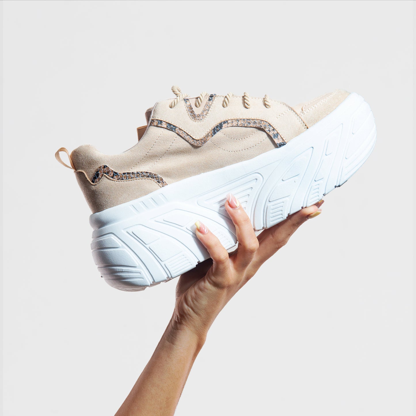 Zapatilla Chunky mujer CAMILA 840 Beige