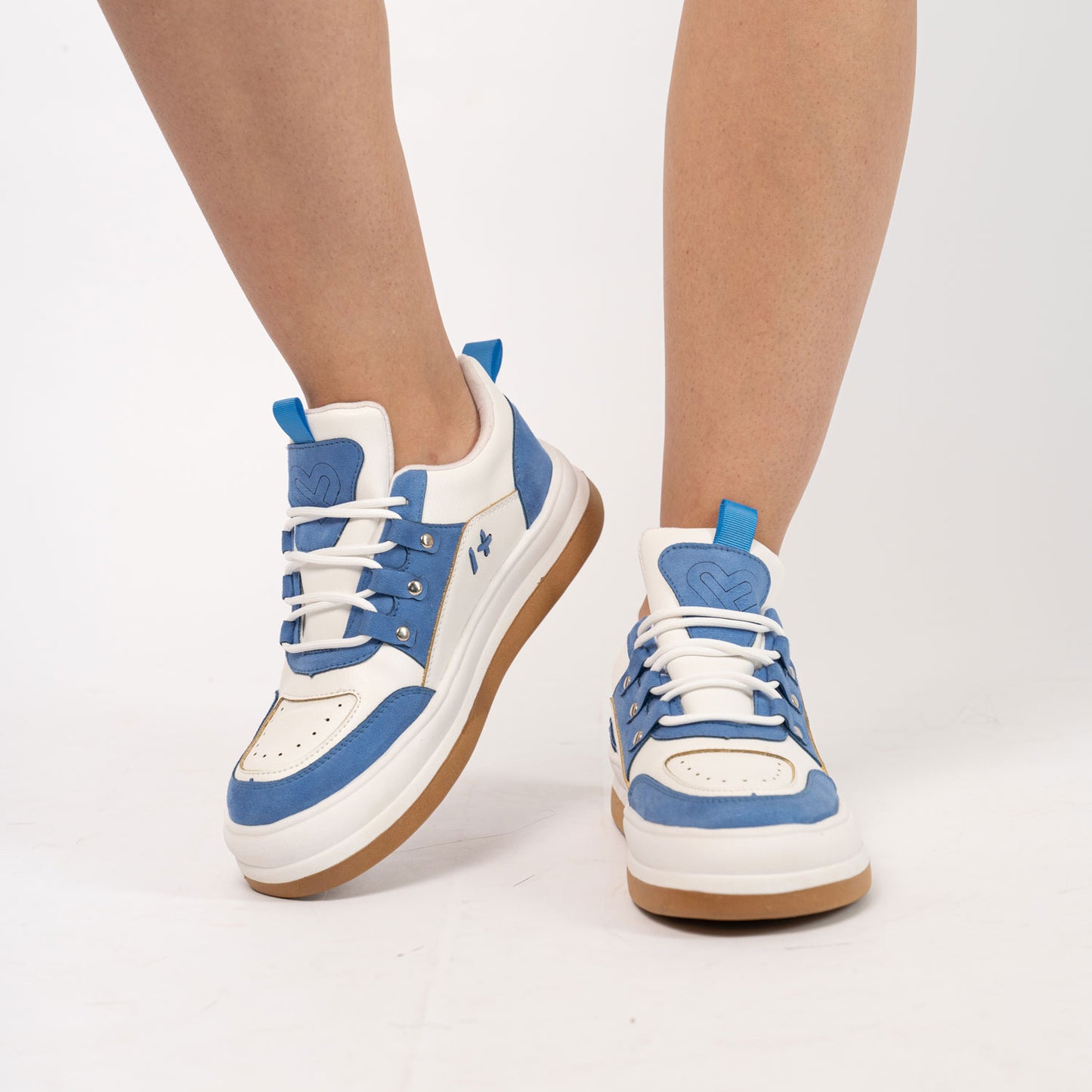 Zapatilla mujer KORI 830 celeste