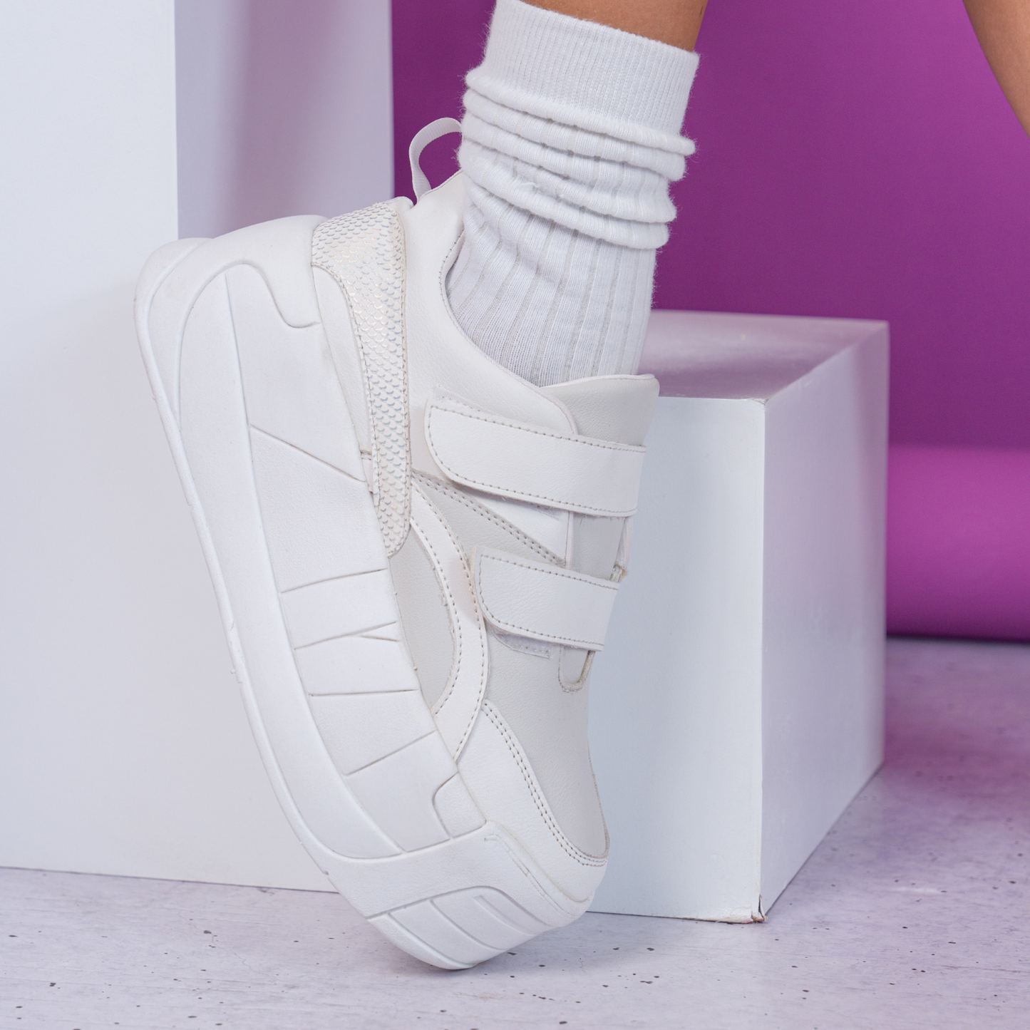 ZAPATILLAS PEGA 738 BLANCO plomo