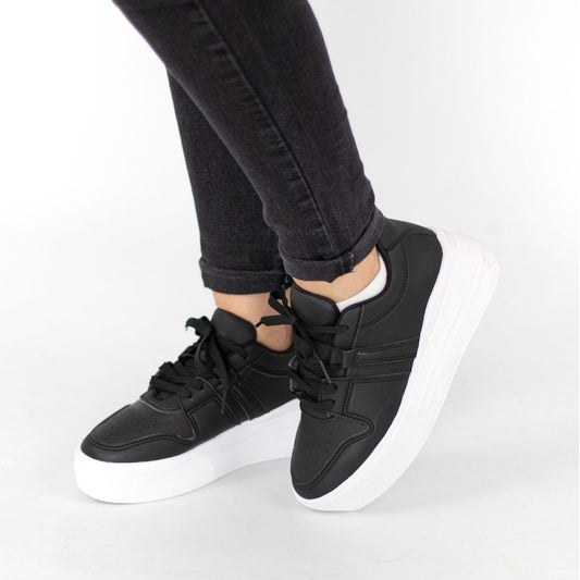 Zapatillas Renata Negro Mujer 770