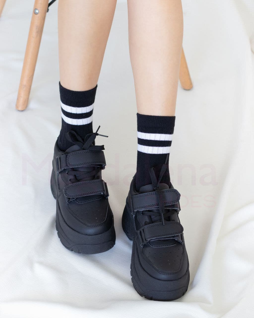 Zapatillas JULIETA 765 negro