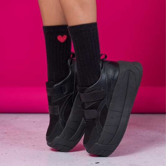 ZAPATILLA PEGA 738 NEGRO